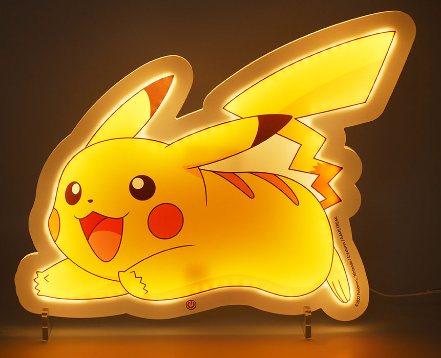 Lampada in legno nera Pokemon Pikachu